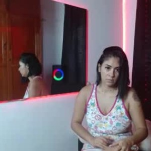 girlsupnorth.com alexandra_millan livesex profile in latina cams