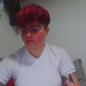 girlsupnorth.com alondra_small livesex profile in pegging cams