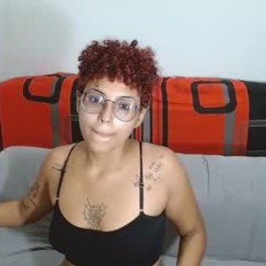 girlsupnorth.com andrea_nasty_horny livesex profile in smoke cams