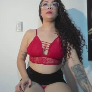 netcams24.com antonellepierce livesex profile in curvy cams