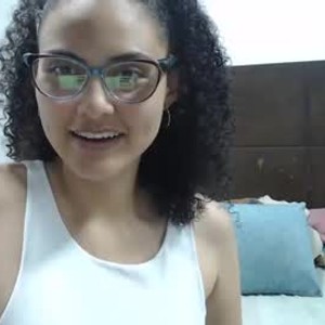 cheapadultsexcams.com arianna_horny1 livesex profile in latina cams