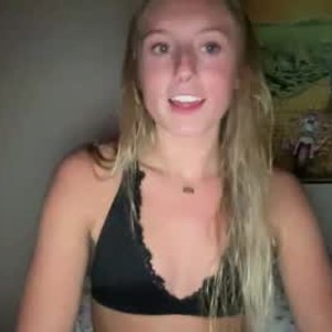girlsupnorth.com charlottebrownxo livesex profile in college cams