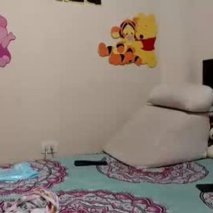 chaturbate daniiroxxy Live Webcam Featured On onaircams.com