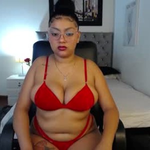 girlsupnorth.com elie_curvy livesex profile in SmallTits cams