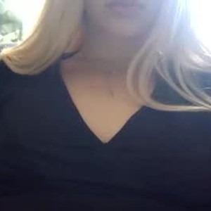 stripchat hottieviki webcam profile pic via sexcityguide.com