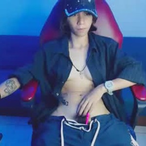 onaircams.com kelly_queenpussy livesex profile in Tomboy cams