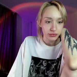 free6cams.com kirayagamii livesex profile in blonde cams