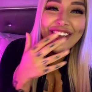 kourtneyalexis webcam livesex profile on watchgirlcam.com