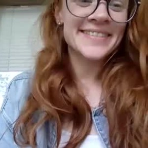 livesexr.com lil_red_strawberry livesex profile in redhead cams