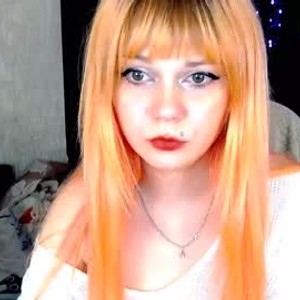 girlsupnorth.com lolly_molly13 livesex profile in redhead cams