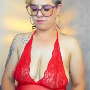 girlsupnorth.com luciifer__ livesex profile in curvy cams