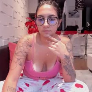 elivecams.com lzzy_hale livesex profile in footjob cams