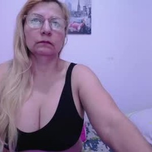 chaturbate sara211 Live Webcam Featured On rudecam.live