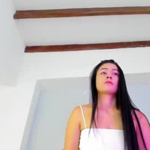 girlsupnorth.com shayra_lopez livesex profile in latina cams
