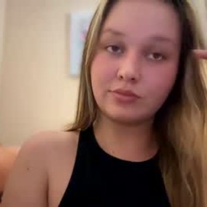 girlsupnorth.com sweety__violet livesex profile in big ass cams