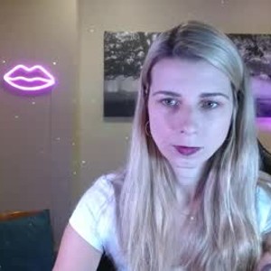 livesex.fan trinityfire livesex profile in skinny cams