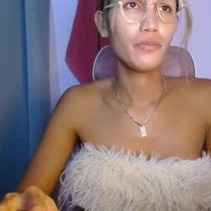 chaturbate urasian_lucy Live Webcam Featured On girlsupnorth.com