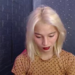 chaturbate urasian_scarlet Live Webcam Featured On onaircams.com