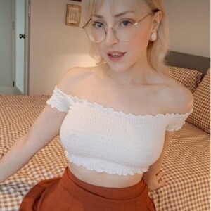 KatieBelle's MyFreeCams show and profile