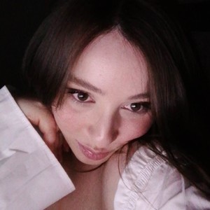 Busty_girl21's MyFreeCams show and profile