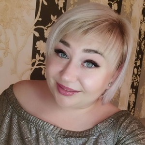 Adele33's MyFreeCams show and profile