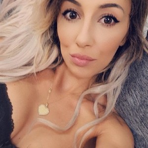 Lexxxxxy's MyFreeCams show and profile