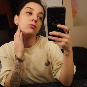 Nat_asha's MyFreeCams show and profile