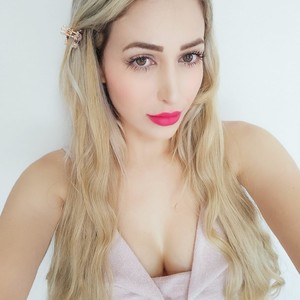 CLARABENE's MyFreeCams show and profile