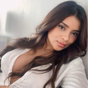 AndreaThomson's MyFreeCams show and profile