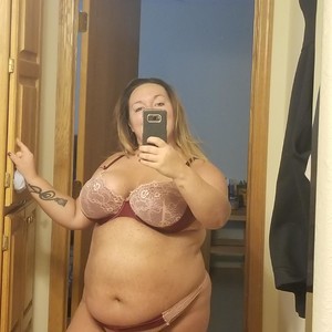 Tabbi1102's MyFreeCams show and profile