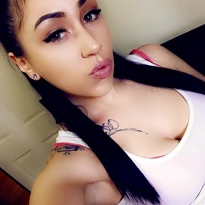 Paysolina's MyFreeCams show and profile