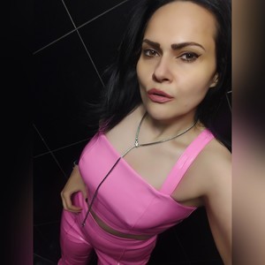 pornos.live K_Queen livesex profile in femdom cams