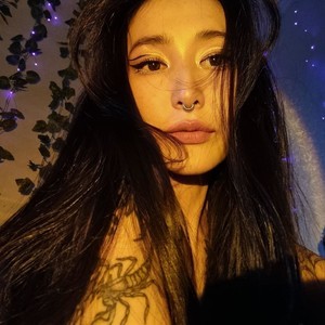 KellyAsian's MyFreeCams show and profile