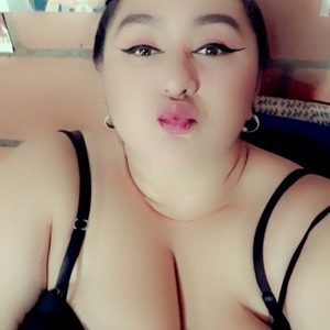 Ema_gomez's MyFreeCams show and profile