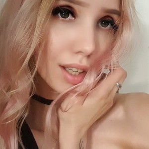 elivecams.com BellaSweeet livesex profile in slim cams