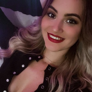 InsatiableFox's MyFreeCams show and profile