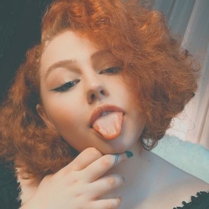 girlsupnorth.com BitchofSun livesex profile in redhead cams