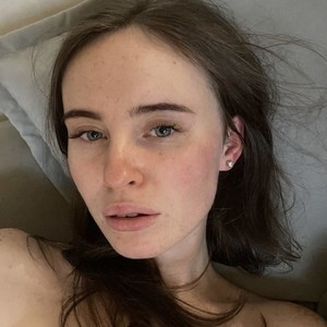 girlsupnorth.com userSasha livesex profile in slim cams
