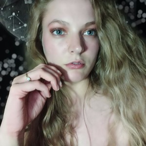 Scarlettfire1's MyFreeCams show and profile