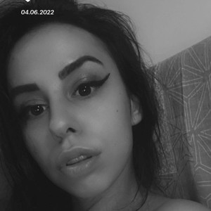 mfc SerenaShalre webcam profile pic via girlsupnorth.com