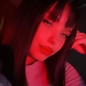 Ismiralda's MyFreeCams show and profile