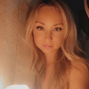 BellaAndersin's MyFreeCams show and profile