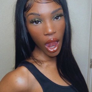 Skyesparrow's MyFreeCams show and profile
