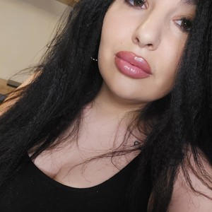 HornyMommy_'s MyFreeCams show and profile