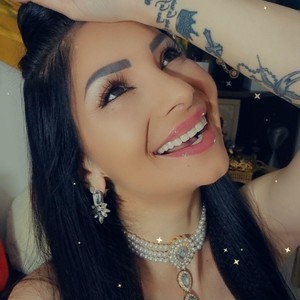livesex.fan EvelynAisha livesex profile in porn cams