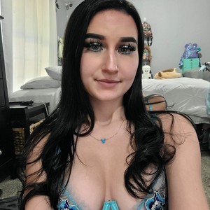 Violet18kitty's MyFreeCams show and profile