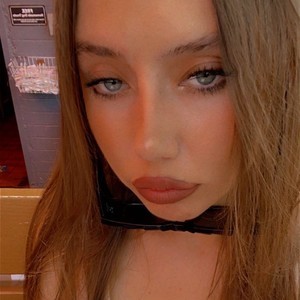 Sauuucyb23's MyFreeCams show and profile