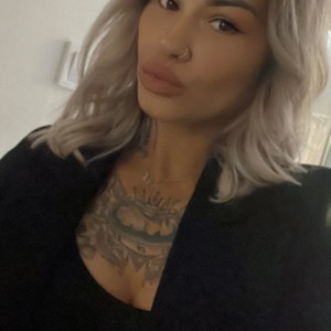 Diamondrebbe's MyFreeCams show and profile