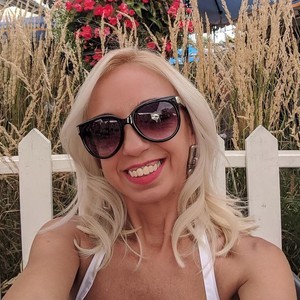 BaditaLuna's MyFreeCams show and profile