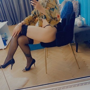 stripchat SophiaMya webcam profile pic via sexcityguide.com